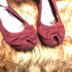 Studio 1940 size 8 velvet slingback wedges